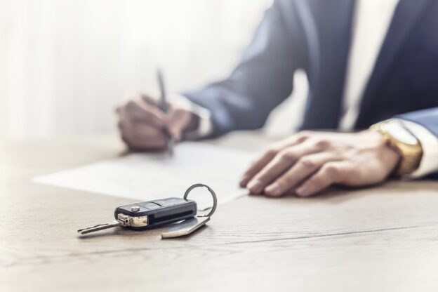 Signing a car insurance contract