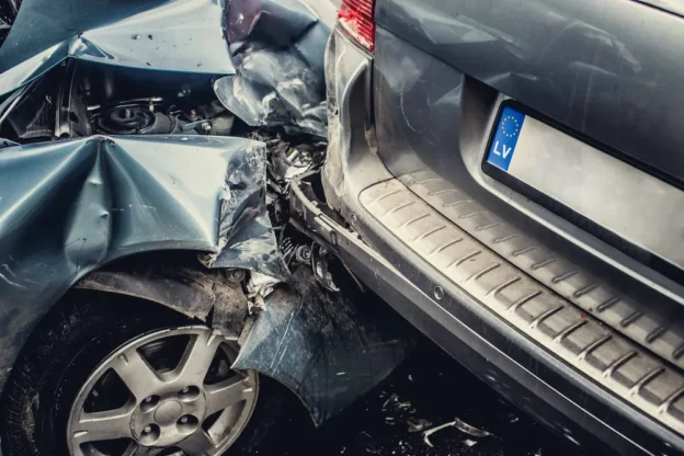 An accident involving two vehicles (Magnific)